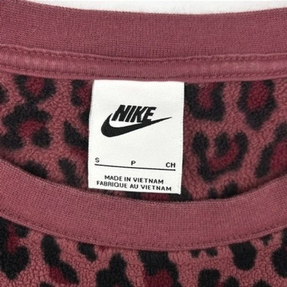 Nike Sportswear Essentials Leopard Print Fleece Sweatshirt Mauve Small